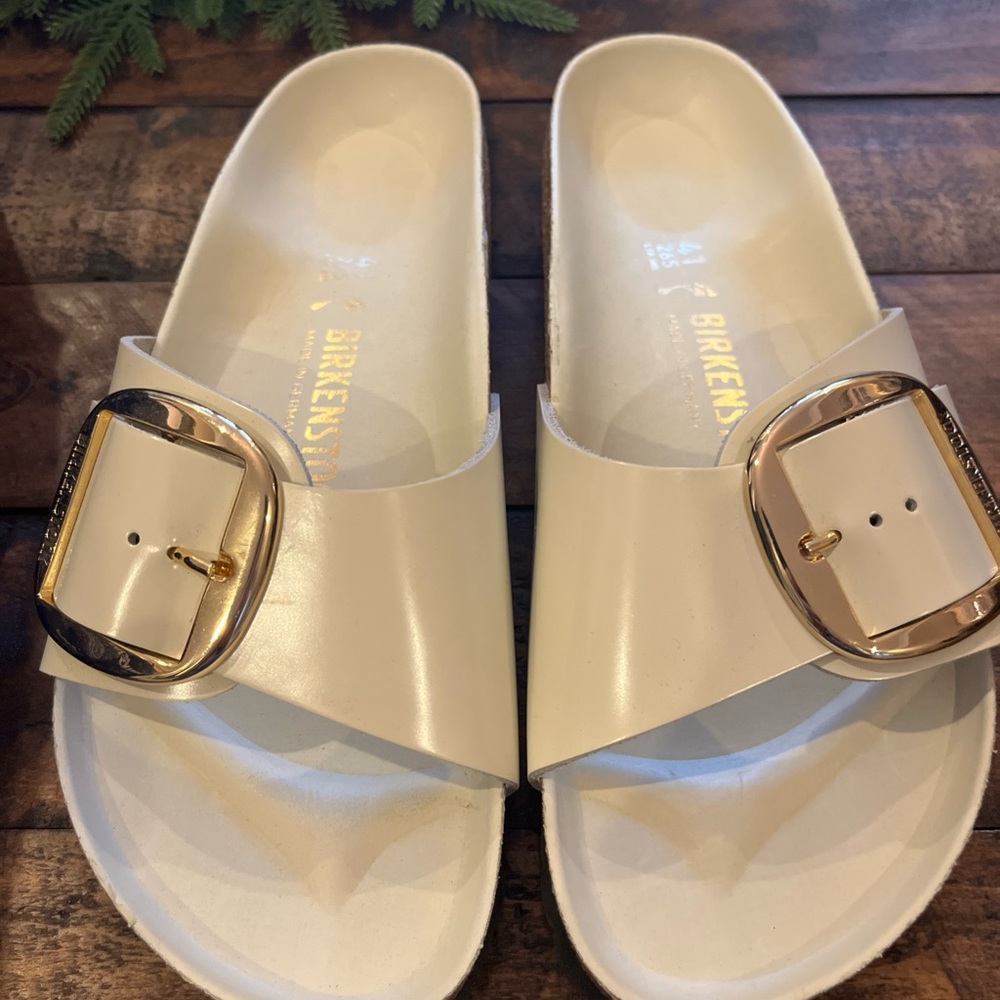 Birkenstock Cream Slide Sandals with Gold Buckle - Picture 3 of 9